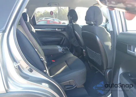 2014 Kia Sorento Lx z USA, uszkodzony, nr VIN 5XYKTCA69EG477418